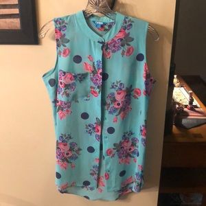 Sleeveless summer blouse